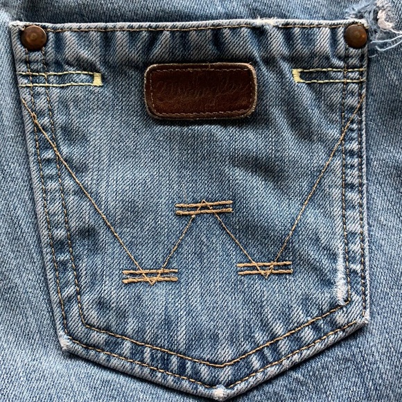 Vintage Wrangler Boot-Cut Jeans - Picture 8 of 12